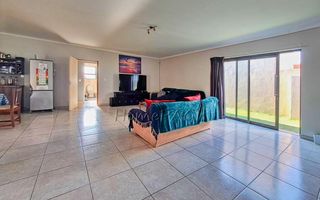 3 Bedroom House For Sale in Meersig