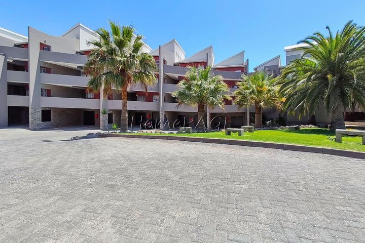 2 Bedroom Apartment/Penthouse For Sale in Long Beach