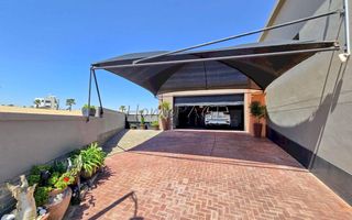 5 Bedroom House For Sale in Afrodite Beach