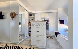 5 Bedroom House For Sale in Afrodite Beach