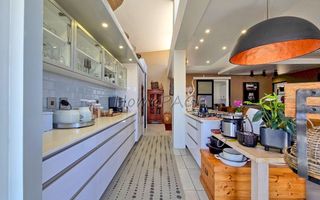 5 Bedroom House For Sale in Afrodite Beach