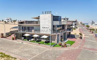 5 Bedroom House For Sale in Afrodite Beach