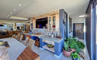 5 Bedroom House For Sale in Afrodite Beach