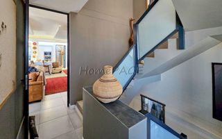 5 Bedroom House For Sale in Afrodite Beach