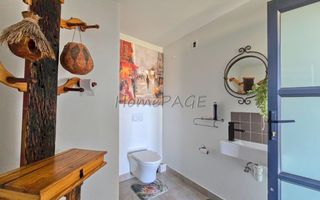 5 Bedroom House For Sale in Afrodite Beach