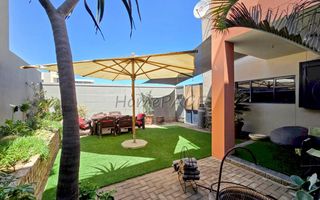 5 Bedroom House For Sale in Afrodite Beach