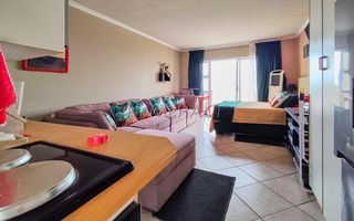 1 Bedroom Apartment/Penthouse For Sale in Long Beach