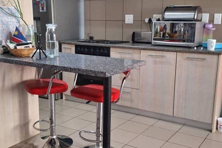 2 Bedroom Apartment/Penthouse For Sale in Rocky Crest