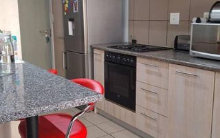 2 Bedroom Apartment/Penthouse For Sale in Rocky Crest