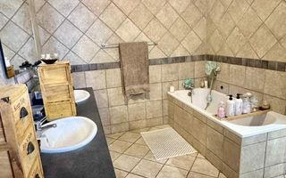 4 Bedroom House For Sale in Windhoek South