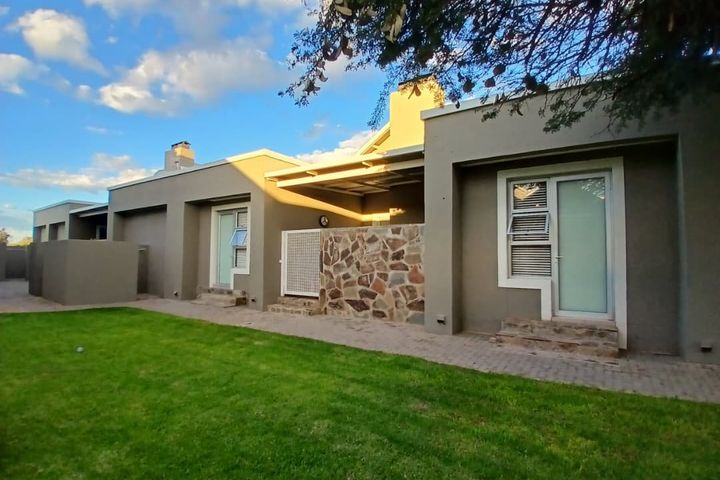 3 Bedroom House For Sale in Omeya Golf Estate