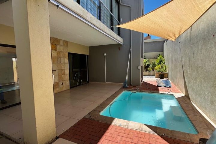 3 Bedroom House For Sale in Suiderhof