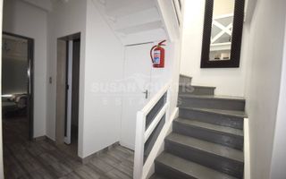 3 Bedroom Townhouse To Rent in Long Beach