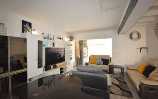 3 Bedroom Townhouse To Rent in Long Beach