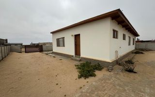 3 Bedroom House For Sale in Henties Bay Central, Henties Bay