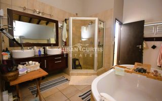 4 Bedroom House For Sale in Vogelstrand, Swakopmund