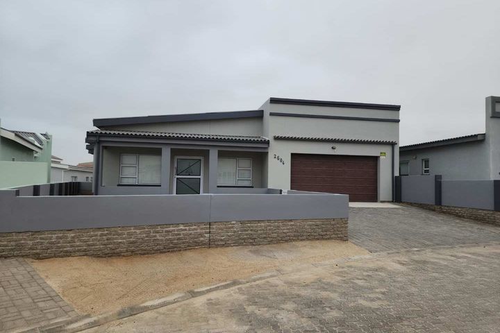 3 Bedroom House For Sale in Sunbay