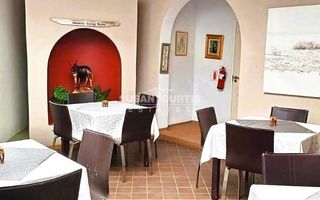 8 Bedroom House For Sale in Otjiwarongo