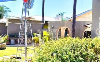8 Bedroom House For Sale in Otjiwarongo
