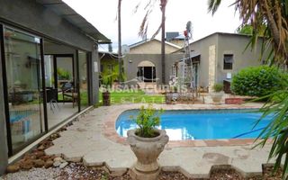 8 Bedroom House For Sale in Otjiwarongo