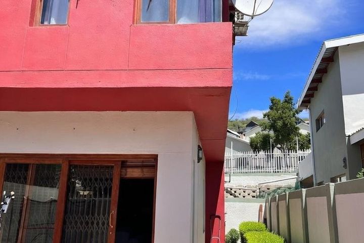 2 Bedroom Apartment/Penthouse For Sale in Klein Windhoek