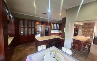 5 Bedroom House For Sale in Klein Windhoek, Windhoek