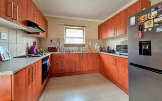 3 Bedroom Townhouse For Sale in Hermis