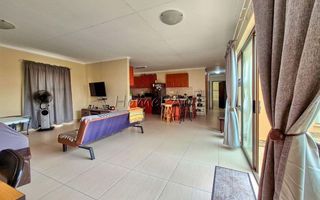3 Bedroom Townhouse For Sale in Hermis