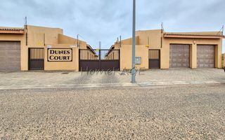 3 Bedroom Townhouse For Sale in Hermis