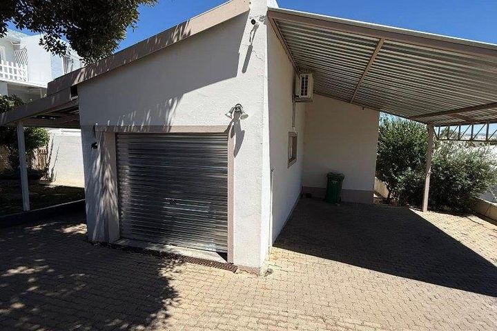 2 Bedroom House For Sale in Kleine Kuppe, Windhoek