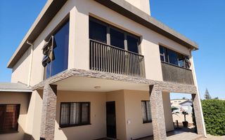 6 Bedroom House For Sale in Noord Duin, Henties Bay