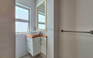 5 Bedroom House For Sale in Meersig