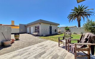 5 Bedroom House For Sale in Meersig