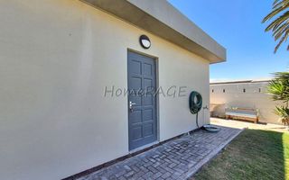 5 Bedroom House For Sale in Meersig