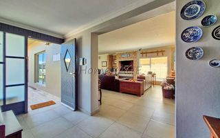 5 Bedroom House For Sale in Meersig