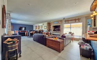 5 Bedroom House For Sale in Meersig