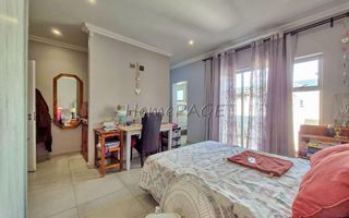 5 Bedroom House For Sale in Meersig