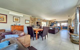 5 Bedroom House For Sale in Meersig