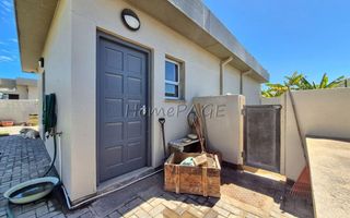 5 Bedroom House For Sale in Meersig