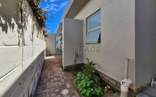 5 Bedroom House For Sale in Meersig