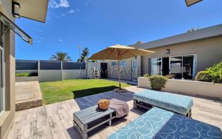 5 Bedroom House For Sale in Meersig