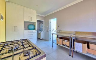 5 Bedroom House For Sale in Meersig