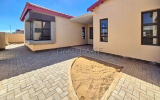 3 Bedroom House For Sale in Meersig