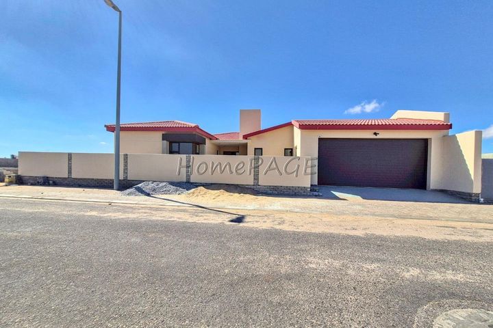 3 Bedroom House For Sale in Meersig