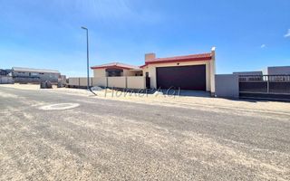 3 Bedroom House For Sale in Meersig