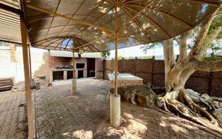 4 Bedroom House For Sale in Okahandja