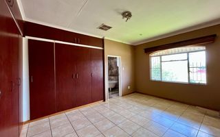 4 Bedroom House For Sale in Okahandja