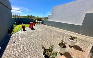 2 Bedroom Apartment/Penthouse To Rent in Ocean View, Swakopm...