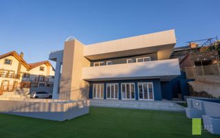7 Bedroom House For Sale in Auasblick, Windhoek