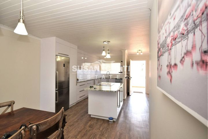 2 Bedroom Apartment/Penthouse For Sale in Swakopmund Central, Swakopmund